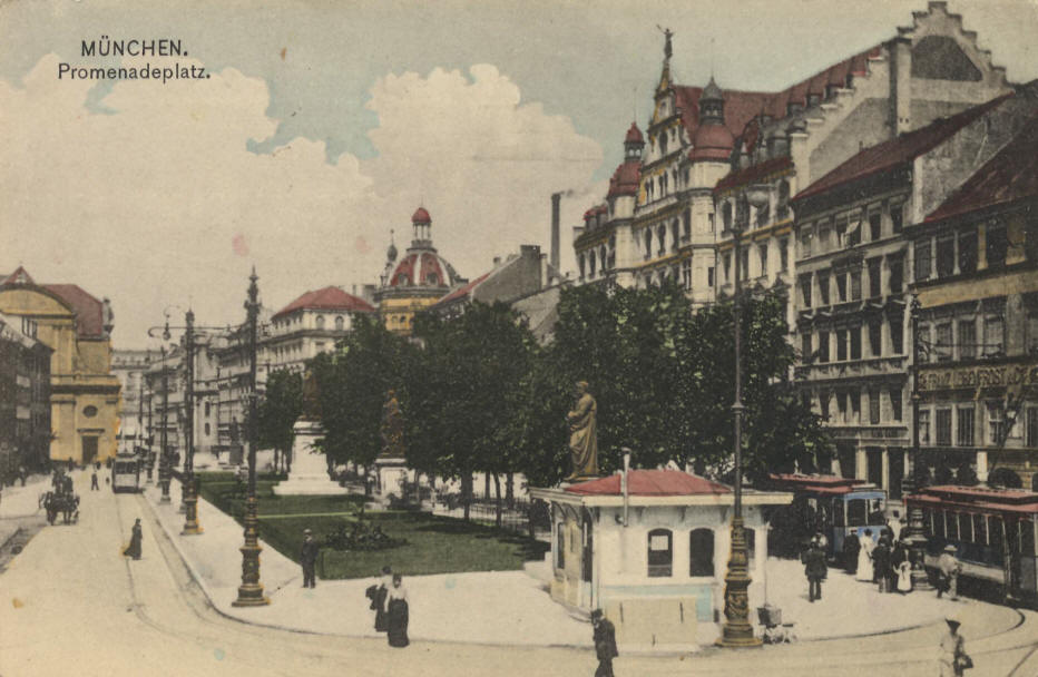 München jelentős ipari központként és közlekedési csomópontként szintén a szövetséges bombázó kötelékek fontos célpontjának számított.